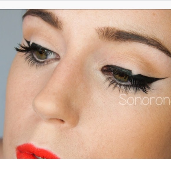 kat-von-d-makeup-kat-von-d-a-wing-a-kiss-lip-eye-duo-poshmark